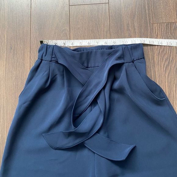 LULULEMON Noir Crop in True Navy - Picture 7 of 11